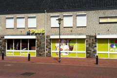 Munstergeleen, Peterstraat 11-15 (Plus supermarkt, bovenwoning  en parkeerterrein)